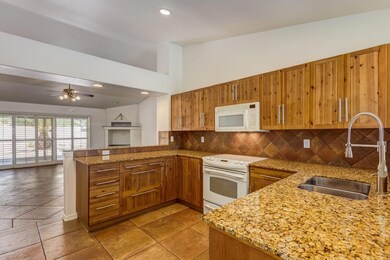 0004-Megan Kitchen with granite countert