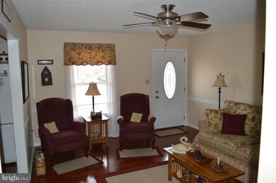 276 Miller Dr, Strasburg, VA 22657 - photo 4