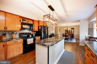 1478 Harvey Ln, Pottstown, PA 19465 - photo 3