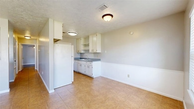704 Vassar Ct unit A, College Station, TX 77840 - photo 6