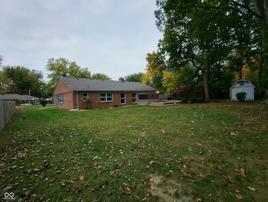 1321 Greenway Dr, Anderson, IN 46011 - photo 2
