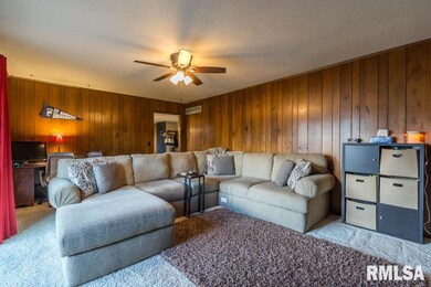 2626 W 34th St, Davenport, IA 52806 - photo 3