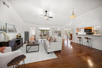 11722 Currie Ln unit E1, Largo, FL 33774 - photo 7