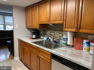 8039 Steeple Chase Ct, Springfield, VA 22153 - photo 4