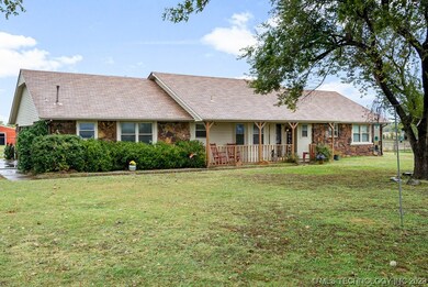 Stone and vinyl exterior with nice front porch!