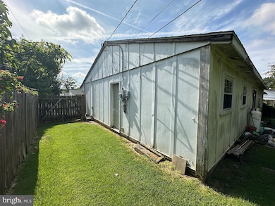 417 S Georgia Ave, Martinsburg, WV 25401 - photo 5