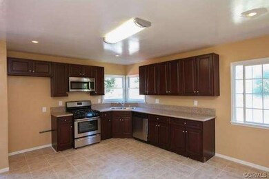 10515 Ravenswood Ave, Inglewood, CA 90304 - photo 4