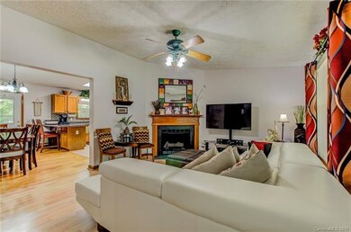 81 Atwood Dr, Hendersonville, NC 28792 - photo 2