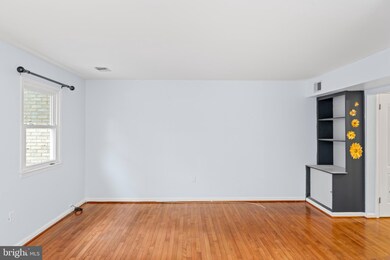 2053 Mayflower Dr, Woodbridge, VA 22192 - photo 7