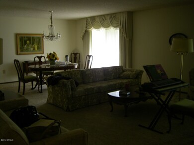 9863 W Willowbrook Ct, Sun City, AZ 85373 - photo 7