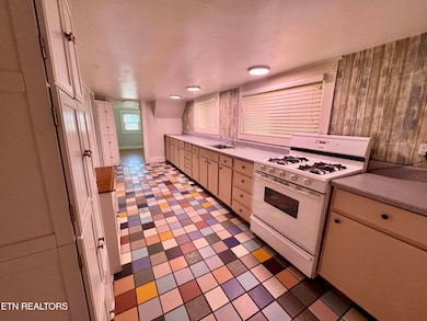 248 North St, Crossville, TN 38555 - photo 5