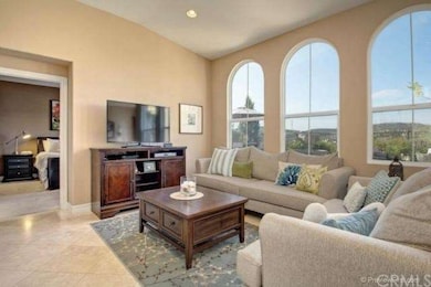 Tons of windows, light and chic finishes 