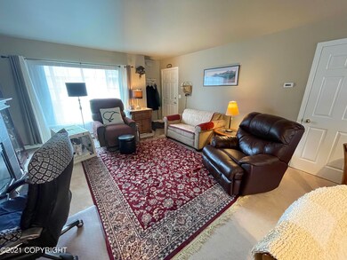 Entry to livingroom