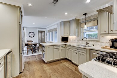 10327 Briar Dr, Houston, TX 77042 - photo 5