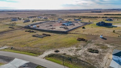 4319 Acres Dr, Dickinson, ND 58601 - photo 2