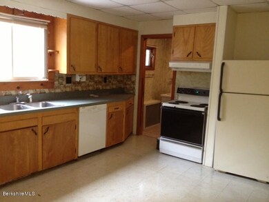 7 West St, Adams, MA 01220 - photo 3