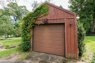 111 Chester St, West Springfield, MA 01089 - photo 4