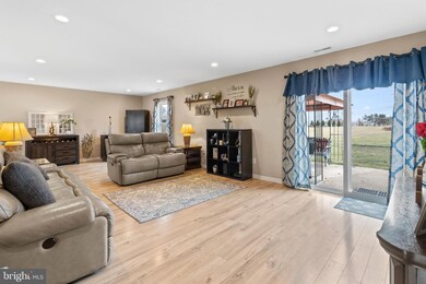 118 Idlewild Rd, Levittown, PA 19057 - photo 5