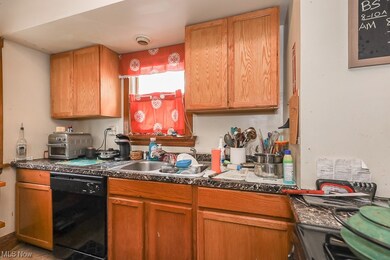 3323 Altamont Ave, Cleveland, OH 44118 - photo 3