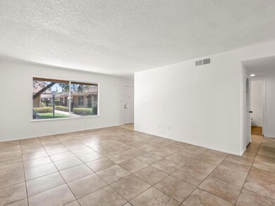 3725 N Fruit Ave unit B, Fresno, CA 93705 - photo 6