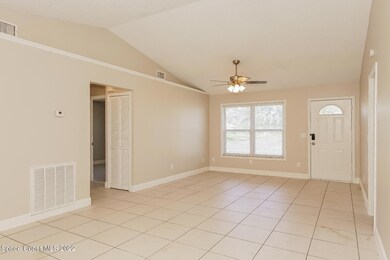 017-photo-living-room-12224051