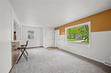 2507 E 24th St, Des Moines, IA 50317 - photo 4