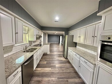 27 Scotsmeadow St, Gainesville, TX 76240 - photo 4