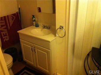 1 Catasauqua Ave, Whitehall, PA 18052 - photo 6