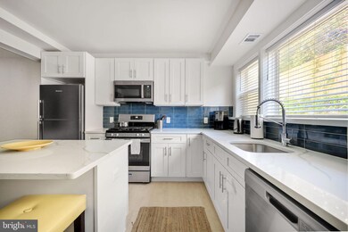 100 W Taylor Run Pkwy unit 3, Alexandria, VA 22314 - photo 5