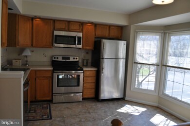 7671 Staunton Cir, Manassas, VA 20109 - photo 2