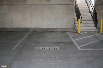 12900 Centre Park Cir unit 401, Herndon, VA 20171 - photo 2