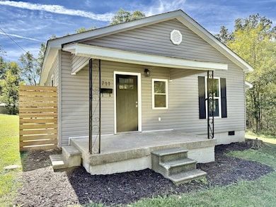 711 Gwen St, Paris, TN 38242 - photo 2