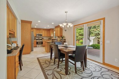 05_4832MarilynJaneWay_2020_DiningArea_Lo