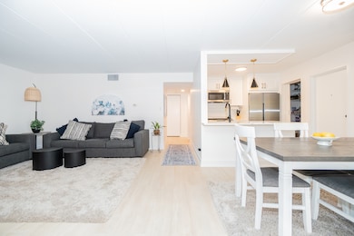 10 E Fountainview Ln unit 1B, Lombard, IL 60148 - photo 3