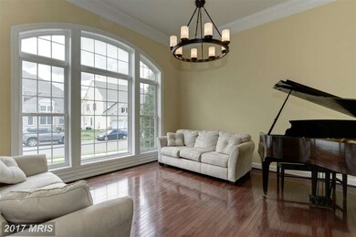 8904 Rhododendron Cir, Lorton, VA 22079 - photo 4