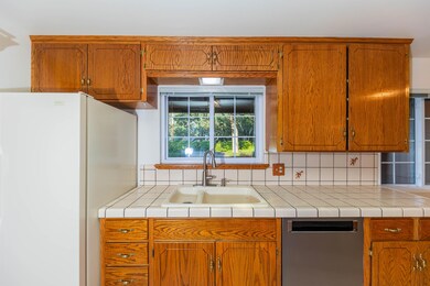 4125 Via Ventura kitchen 2