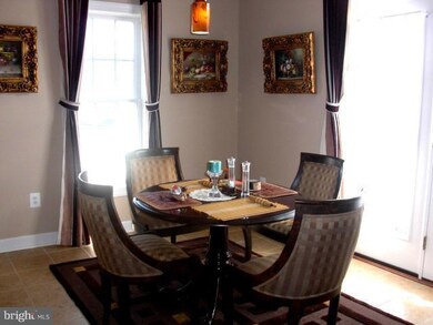 627 Kingfisher Ave unit UPPER, Gaithersburg, MD 20877 - photo 3