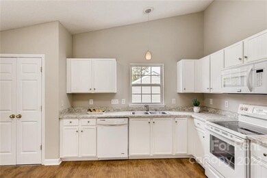 961 Ashland Ave, Statesville, NC 28677 - photo 3