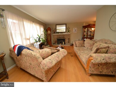 105 Kendon Dr, Easton, PA 18045 - photo 4