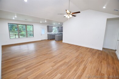 768 E Harlan Dr, Tahlequah, OK 74464 - photo 3