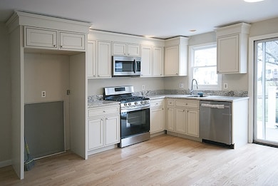 145 Grew Ave unit B, Roslindale, MA 02131 - photo 2