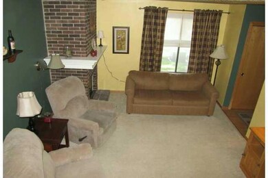 Living Room. Fireplace!