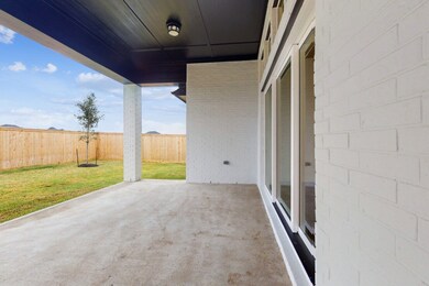 1747 S Pointe Dr, Friendswood, TX 77546 - photo 6