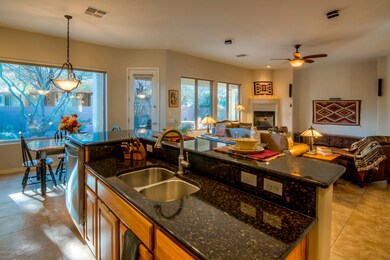 18 Kitchen photo e
