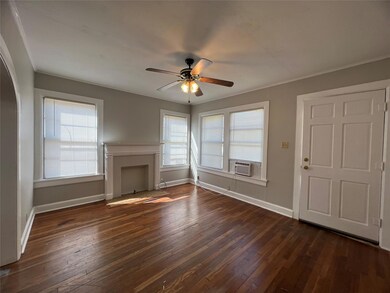 215 E Rutherford