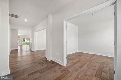 657 Mayfield Falls Dr, Newark, DE 19702 - photo 2