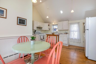 22 W Elm St Yarmouth ME 04096-large-007-