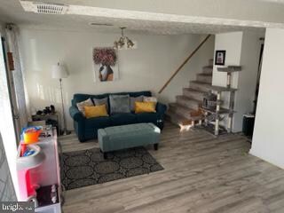 402 Shetland Rd, Darby, PA 19023 - photo 7