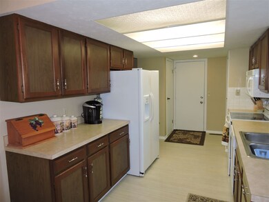 18229 Crownhill Dr, South Bend, IN 46637 - photo 6