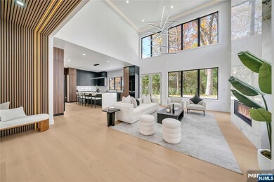 801 Godwin Rd, Paramus, NJ 07652 - photo 4